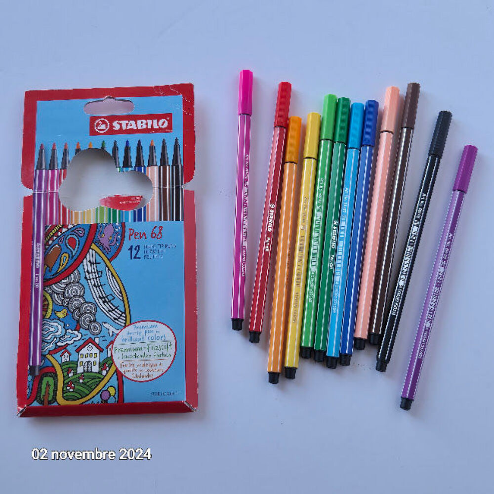 Etui en carton de 12 feutres adulte Stabilo, pointe moyenne Jeux / jouets