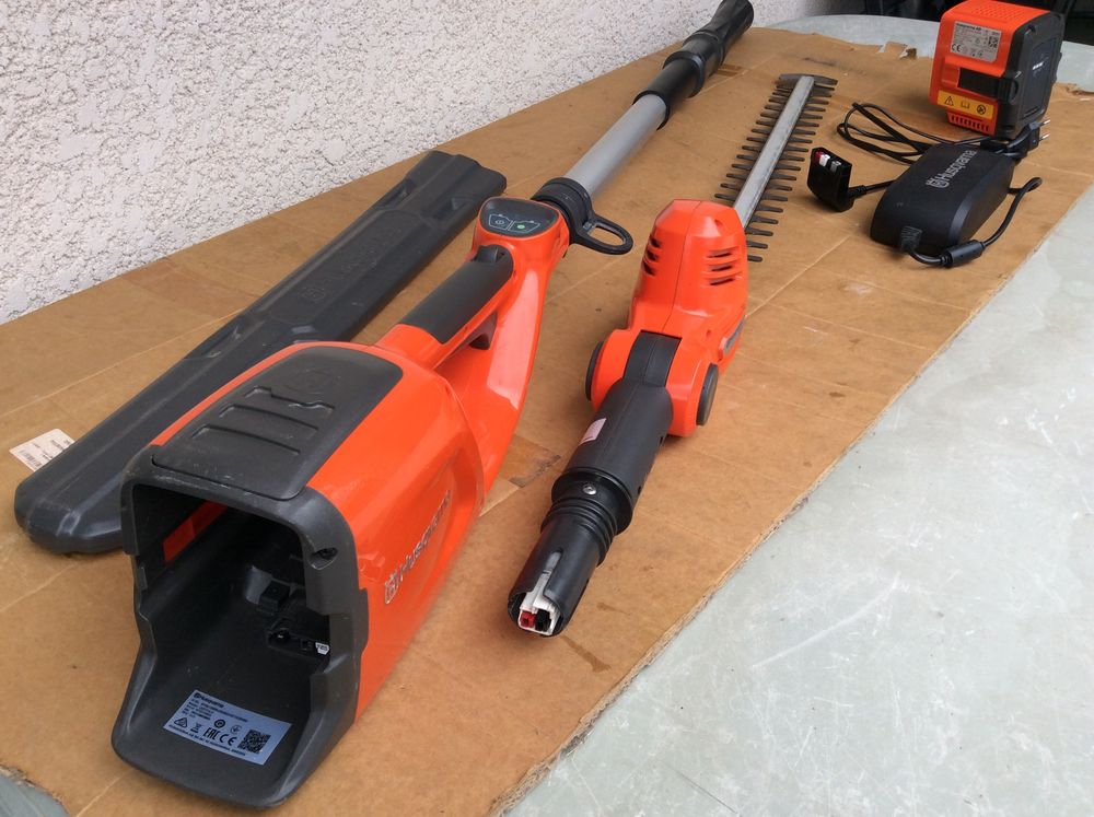 Taille haie HUSKVARNA &agrave; batterie t&eacute;lescopique 120iTK4-H Bricolage