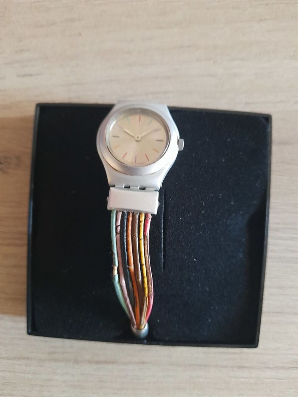 Montre swatch avec coffret Bijoux et montres
