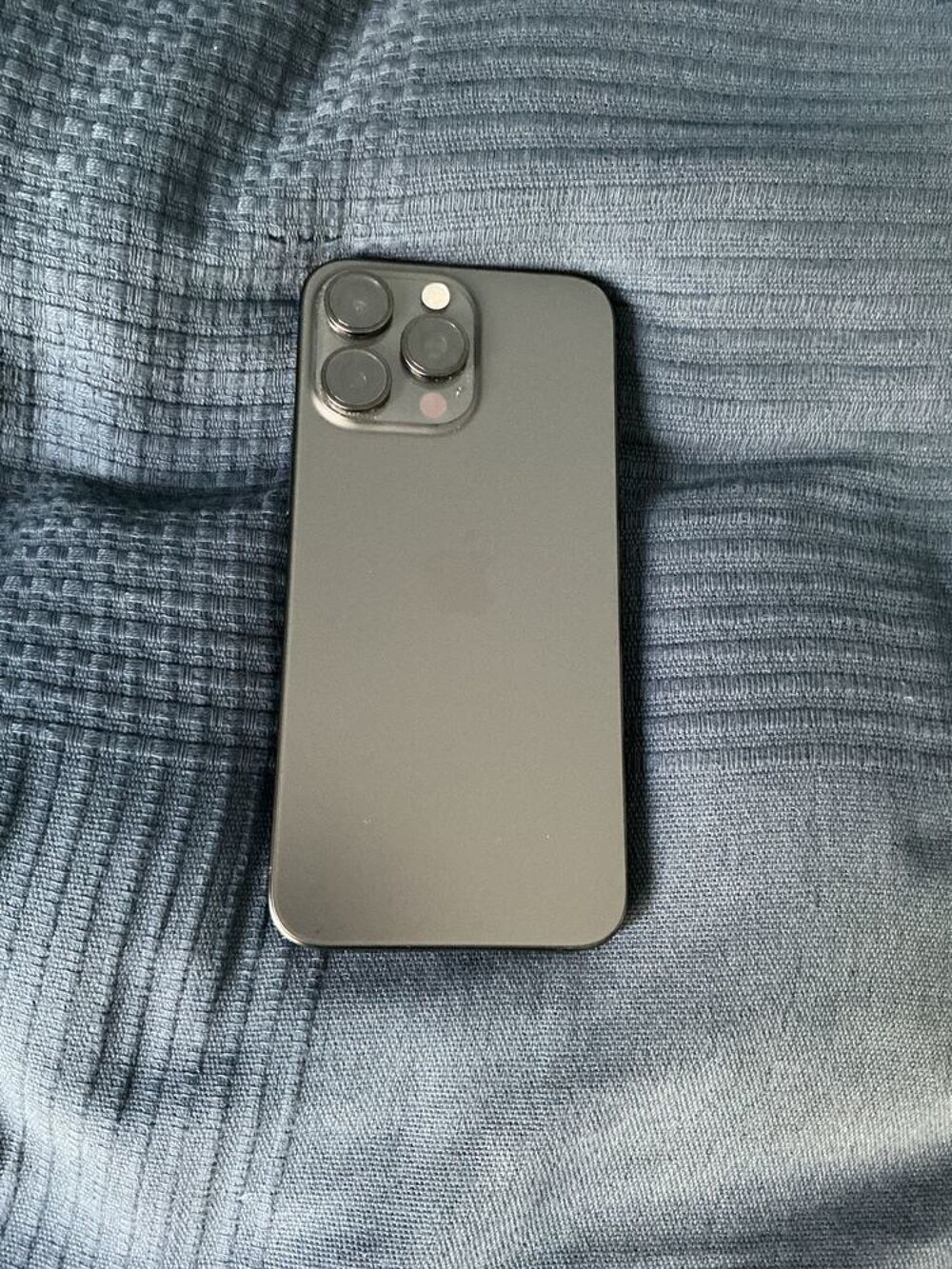 iPhone 15 PRO MAX noir 256 Go Téléphones et tablettes