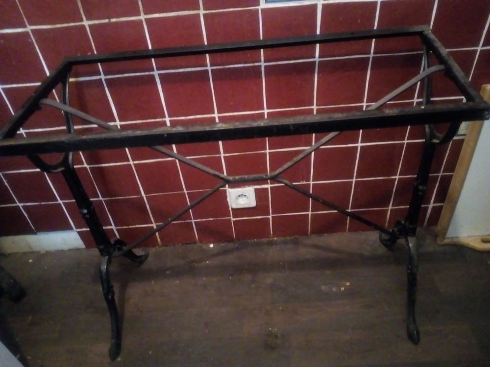 Table structure de fer et plateau plan de travail Meubles