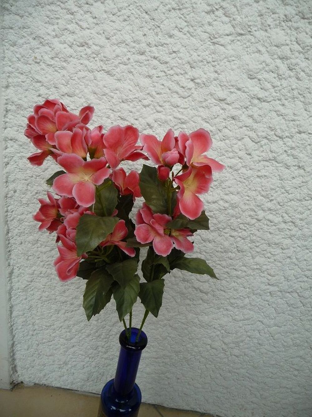 3 jolies branches fleurs rose orang&eacute; en tissu - Neuves Décoration