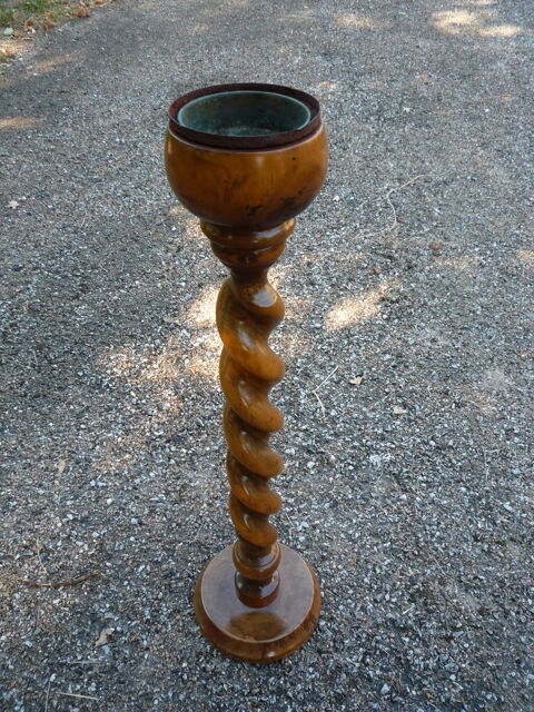 Cendrier sur pieds bois tourn� olivier 35 Castres (81)