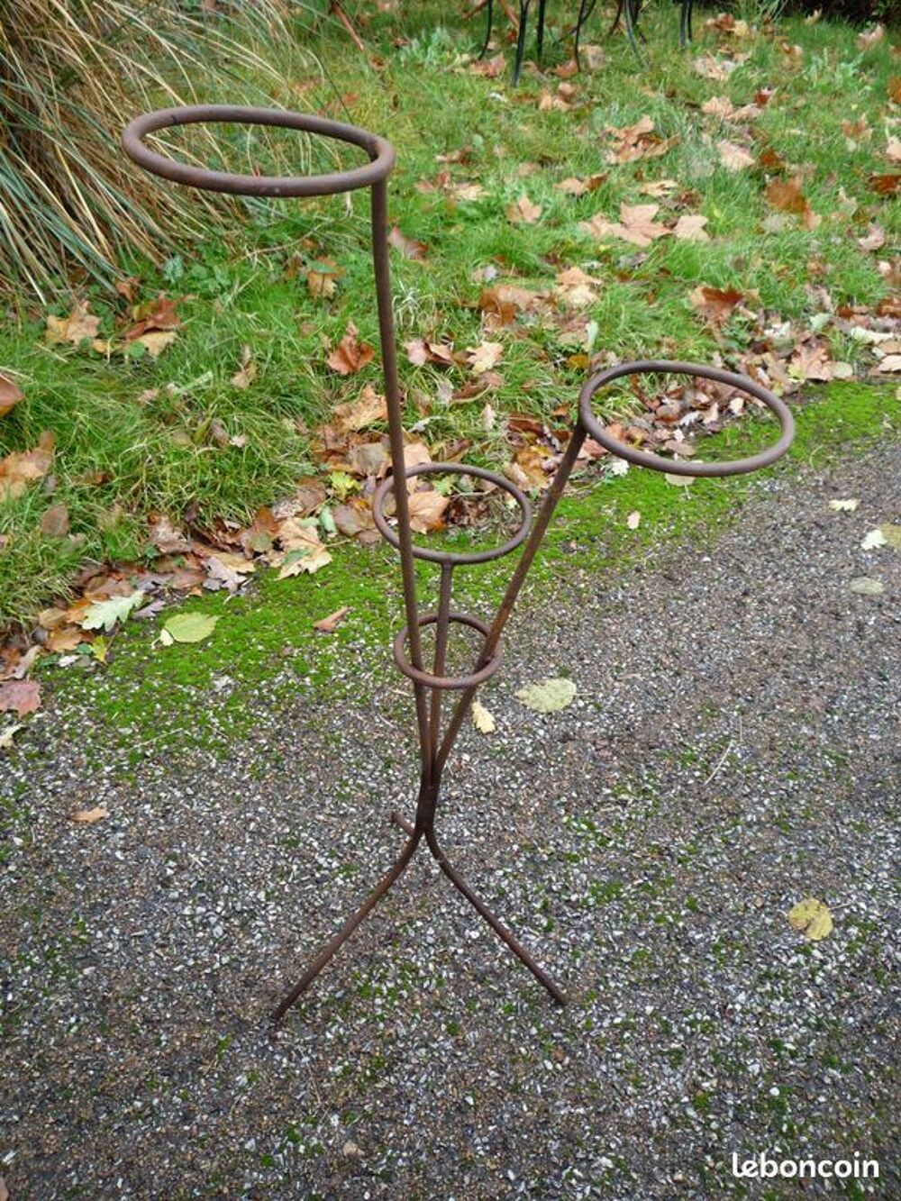 Porte vase vintage fer forg&eacute; (G)
Décoration