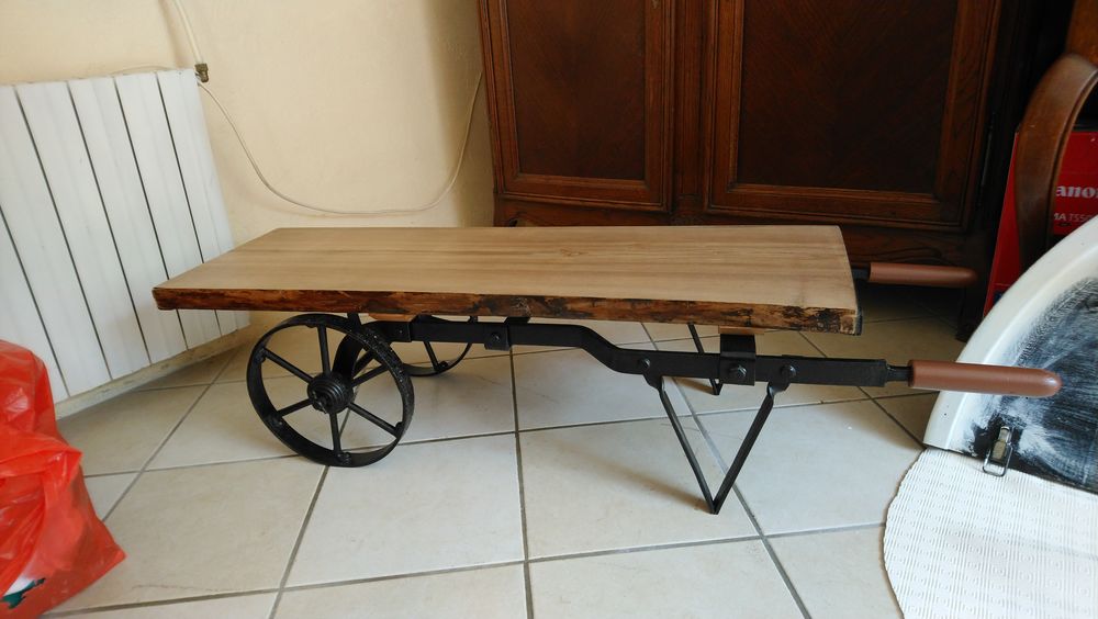 COFFEE TABLE Meubles