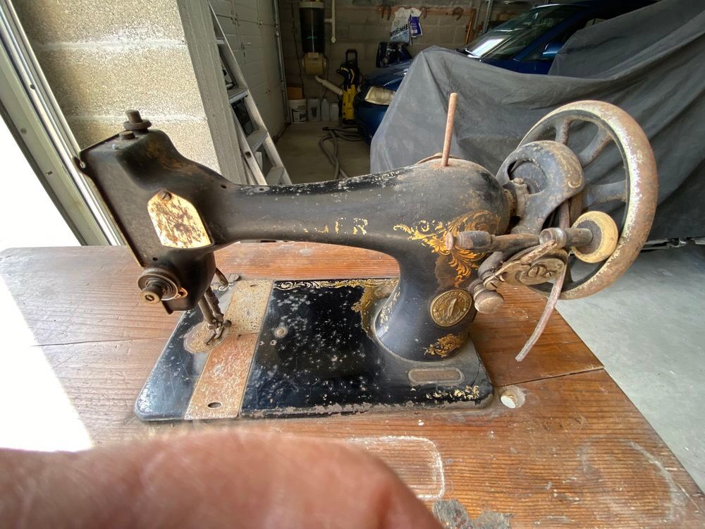 machine a coudre singer 1913 dans son &eacute;tat Décoration