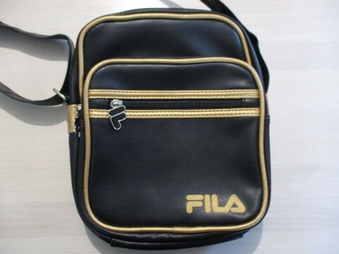 sac bandouli�re Fila noir sacoche sac neuf
35 Lognes (77)