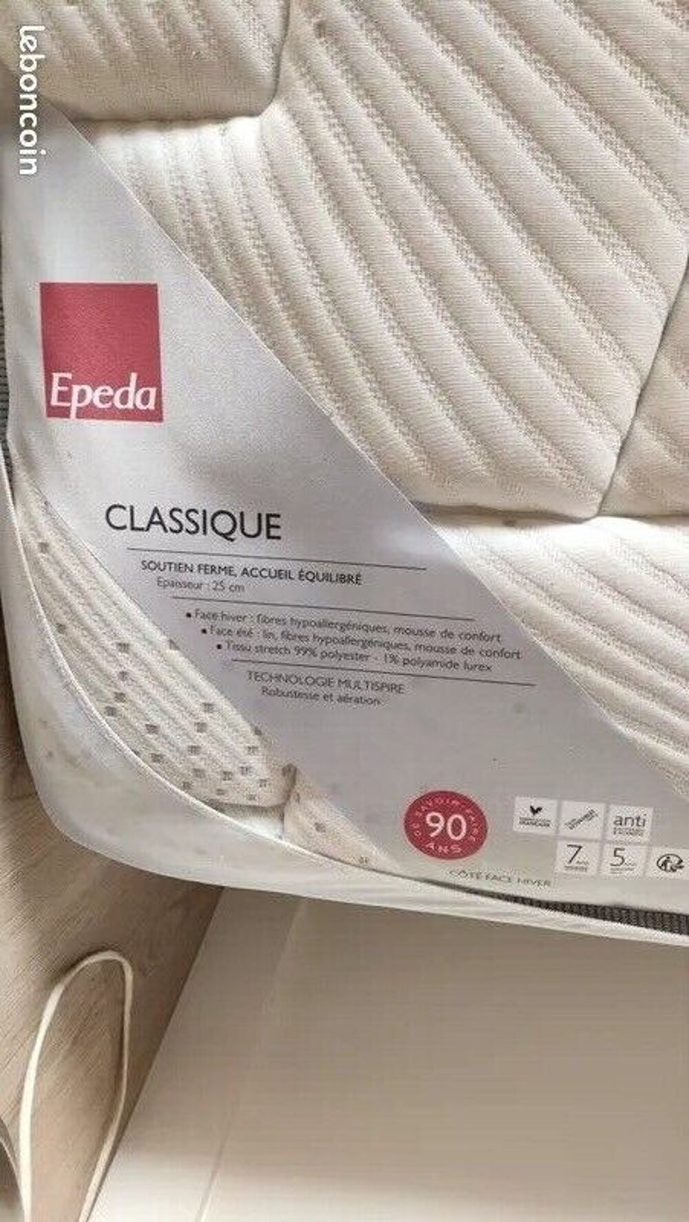 Matelas &agrave; m&eacute;moire de forme 
Marque Epeda 
1,60x2m Meubles