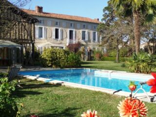  Propri�t�/ch�teau � vendre 14 pi�ces 5000 m� Tarbes