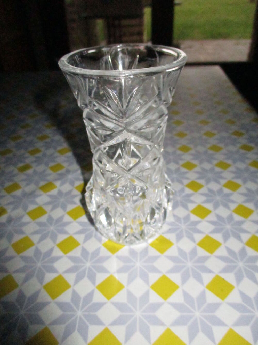 tr&egrave;s joli vase en cristal avec son emballage et autre mod&egrave;le Dcoration