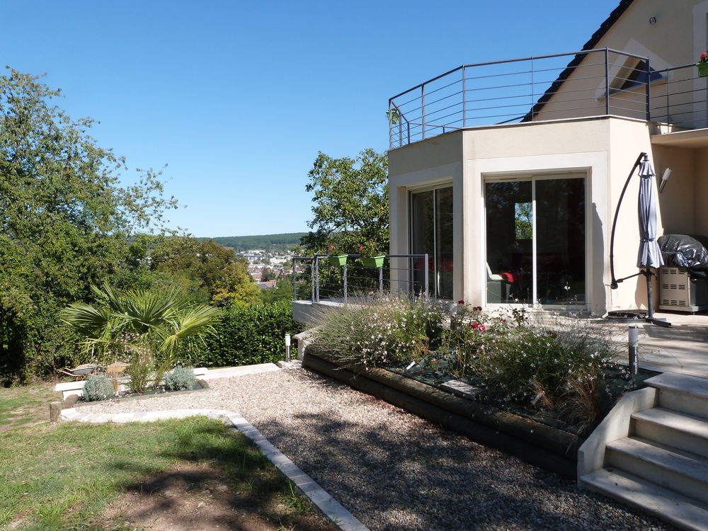 Maison 8 pièces 182 m² · à Saint-Amand-Montrond · 182 m² · 397 000 €