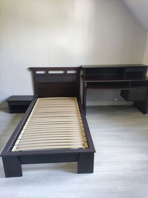 ensemble complet pour chambre d'adolescent ou adulte . 150 Reims (51)