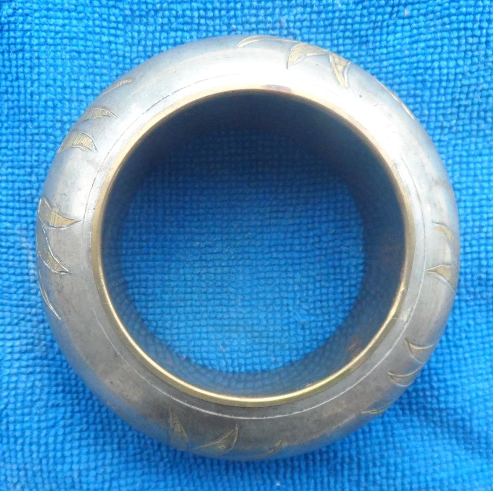 Bracelet fantaisie laiton &eacute;pais tr&egrave;s joli neuf jamais port&eacute; Bijoux et montres