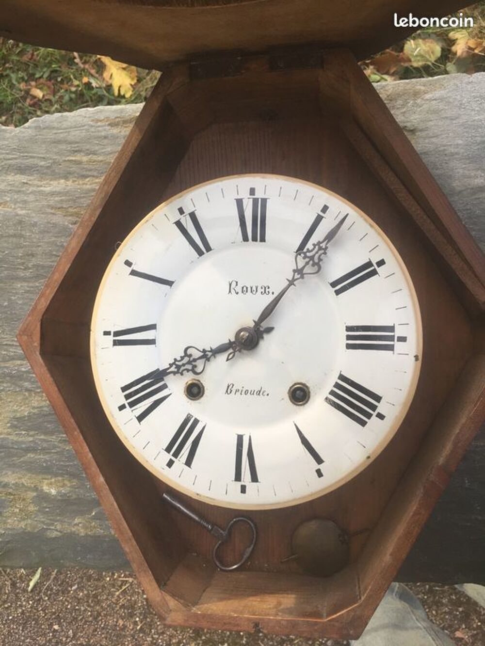 Oeil de boeuf / pendule / horloge (LC)
Décoration