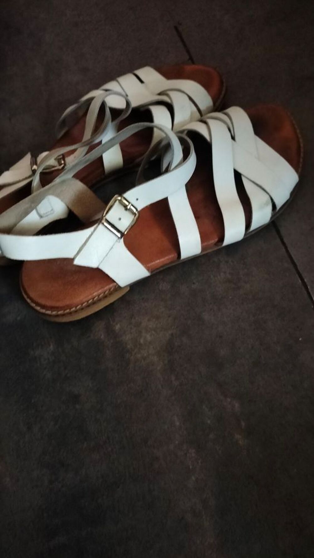 Sandales cuir blanc Espagne pointure 36 tr&egrave;s bon &eacute;tat Chaussures