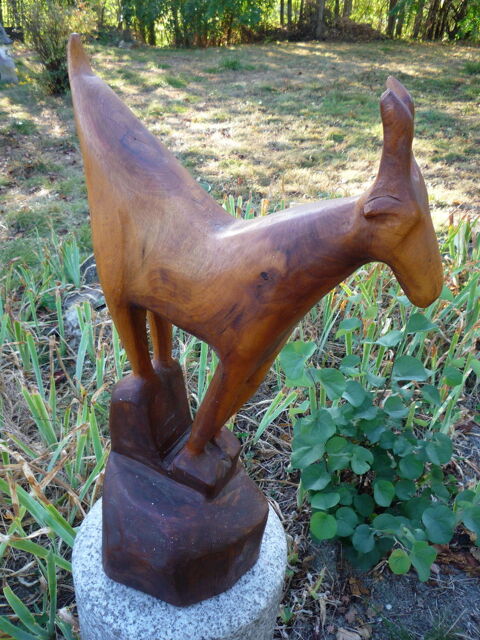 Sculpture bois /isard/izard/chamois/bouquetin/Pyr�n�es/Alpes 85 Castres (81)