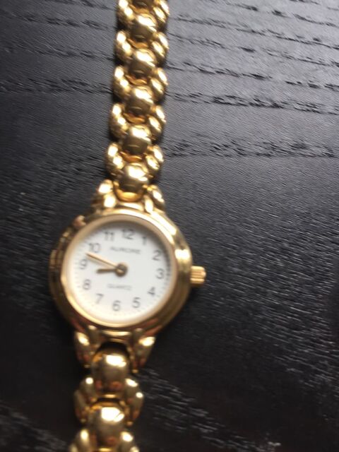 Montre  femme Steinless  dorée 30 Fleury-les-Aubrais (45)
