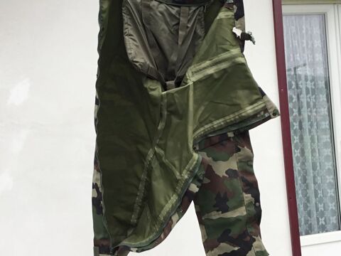 Sur-pantalon Gore-tex Camouflage OTAN CE Armée Française 
35 Saint-Jean-Pied-de-Port (64)