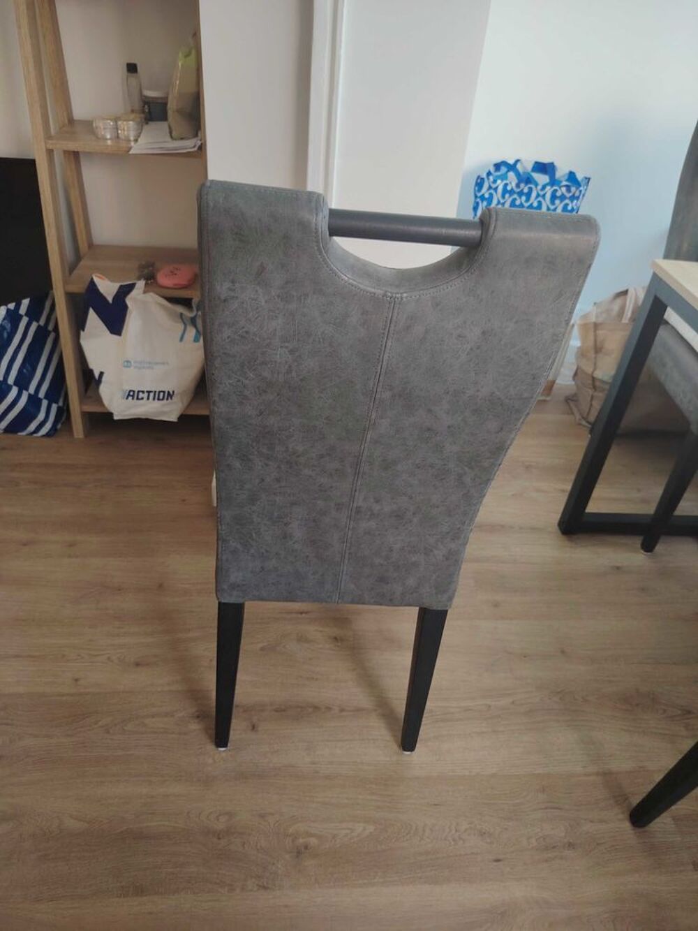 table 6 personnes + 6 chaises Meubles