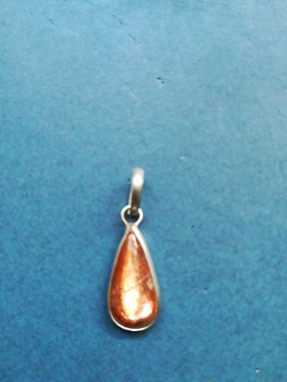 Pendentif pierre du Soleil Bijoux et montres