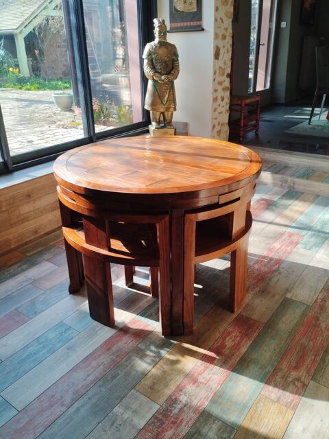 TABLE  EXTENSIBLE + 4 CHAISES FASHION
La Maison Coloniale 450 Boutigny-sur-Essonne (91)