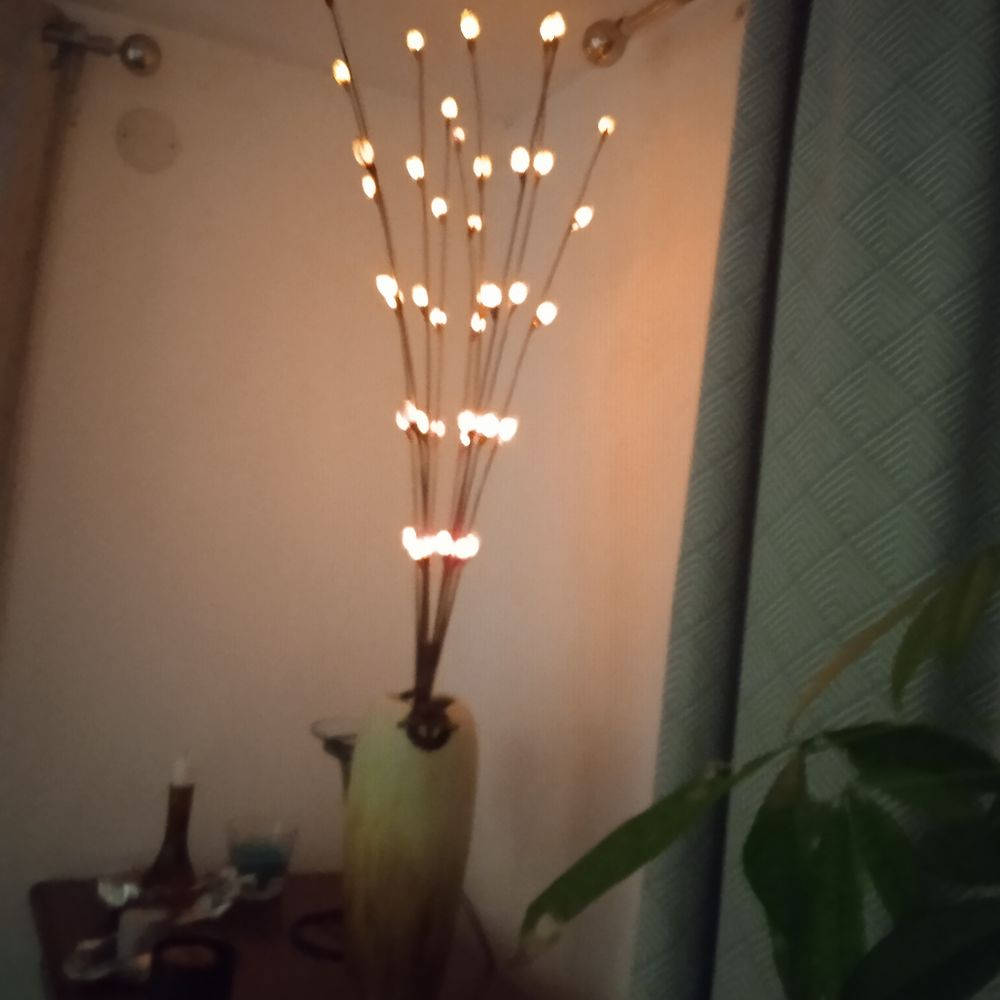 Lampe &agrave; poser 9 branches led support ceramique beige et marr Décoration