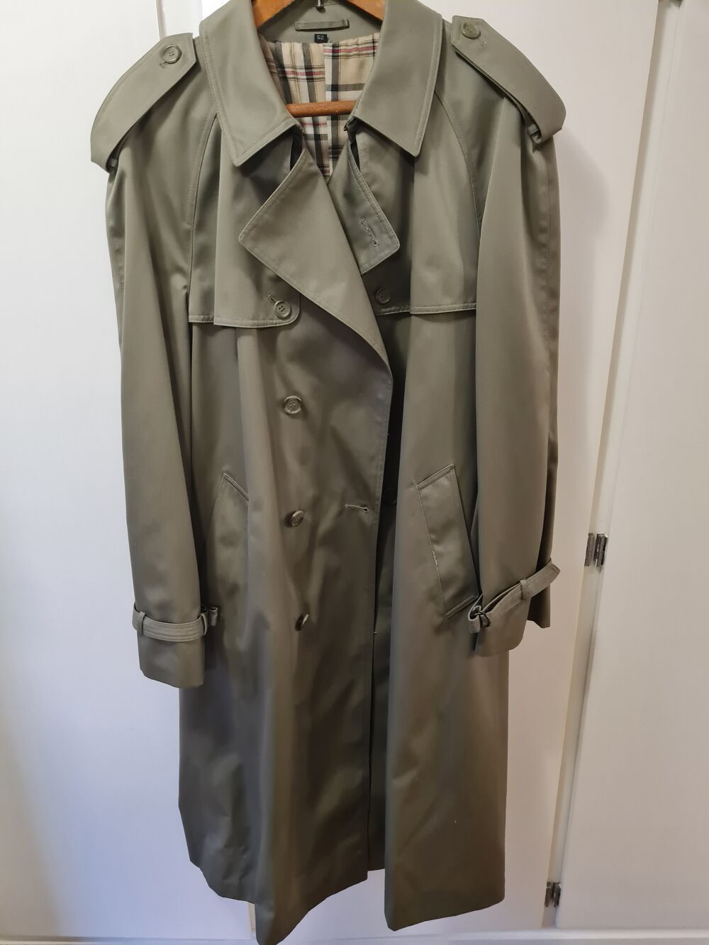 TRENCH Homme jamais port&eacute; - couleur kaki - taille 52
Vtements