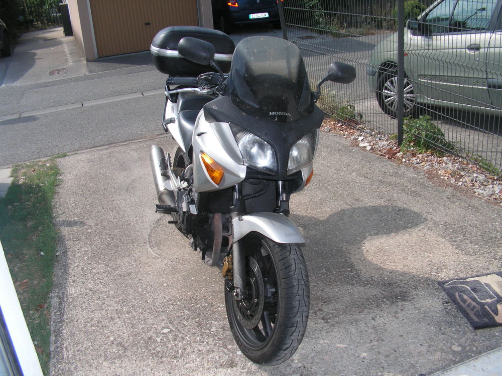 HONDA 2004 occasion 26200 Mont&eacute;limar