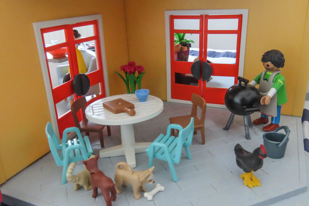 Playmobil Citylife la maison moderne enti&egrave;rement meubl&eacute;e 
Jeux / jouets