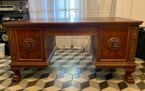 table bureau ancienne en bois avec décorations 230 Lamalou-les-Bains (34)
