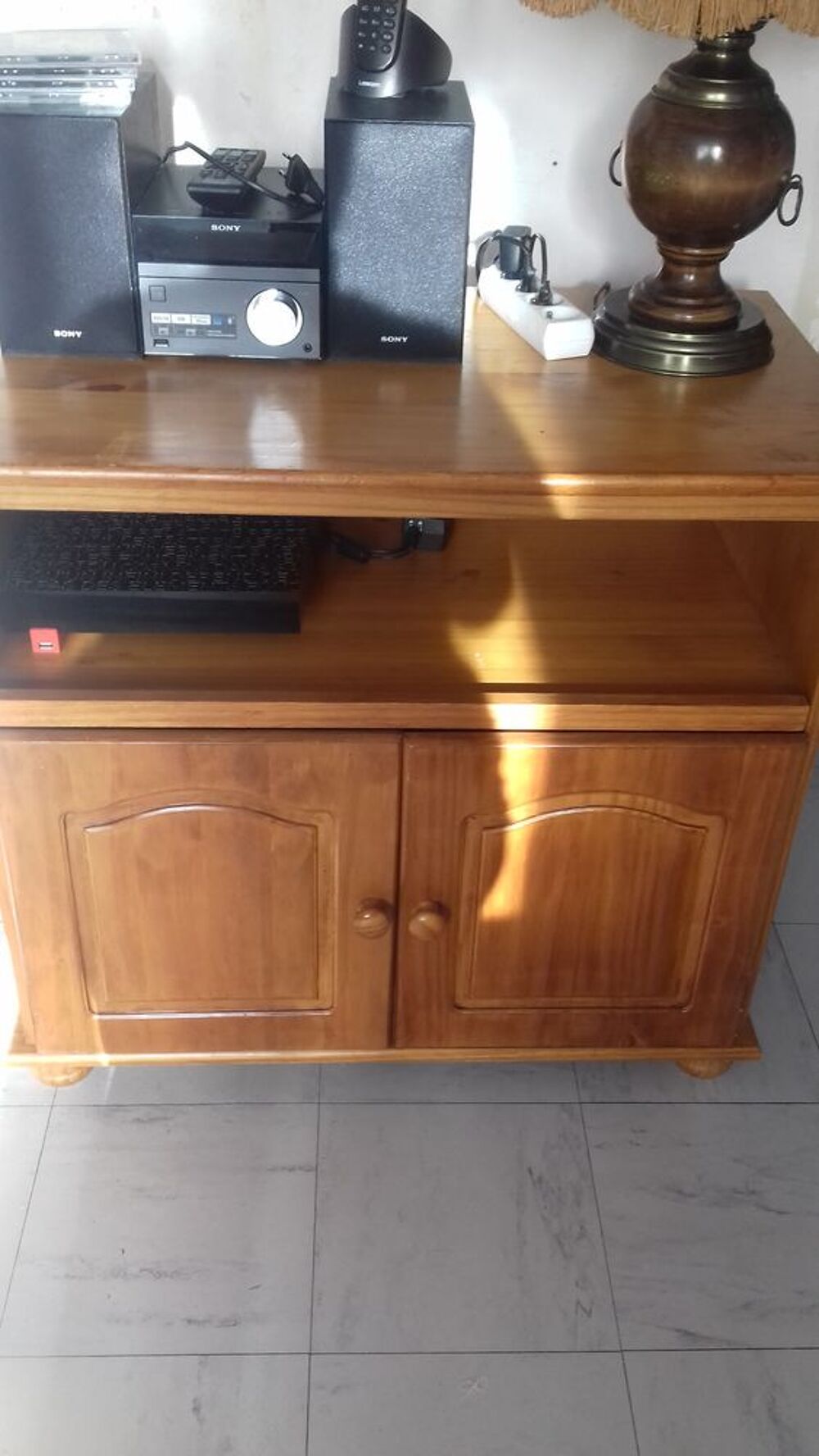 meuble t&eacute;l&eacute; Meubles
