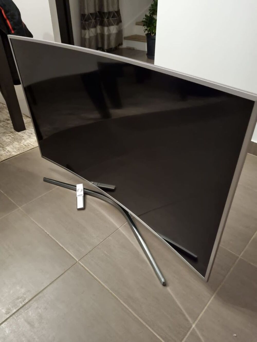 TV incurv&eacute;e Samsung 49" 4K UHD Photos/Video/TV