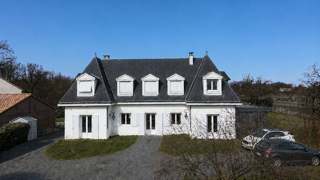  Villa à vendre 6 pièces 198 m² 