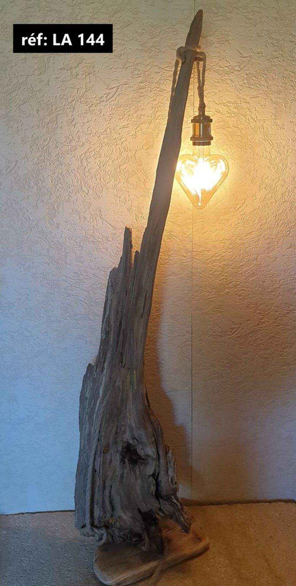 LAMPADAIRE EN BOIS FLOTTE Décoration