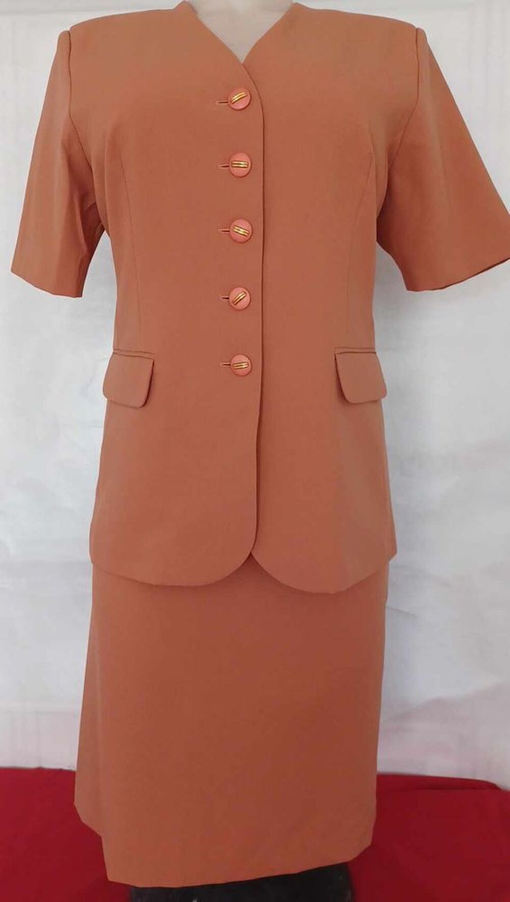 BG-en03 tailleur marron T48 Vêtements