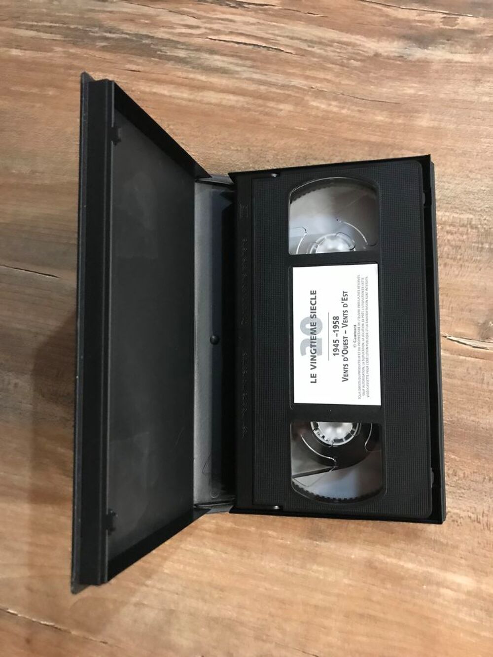 Coffret de 10 cassettes VHS &quot; Le 20eme si&egrave;cle DVD et blu-ray