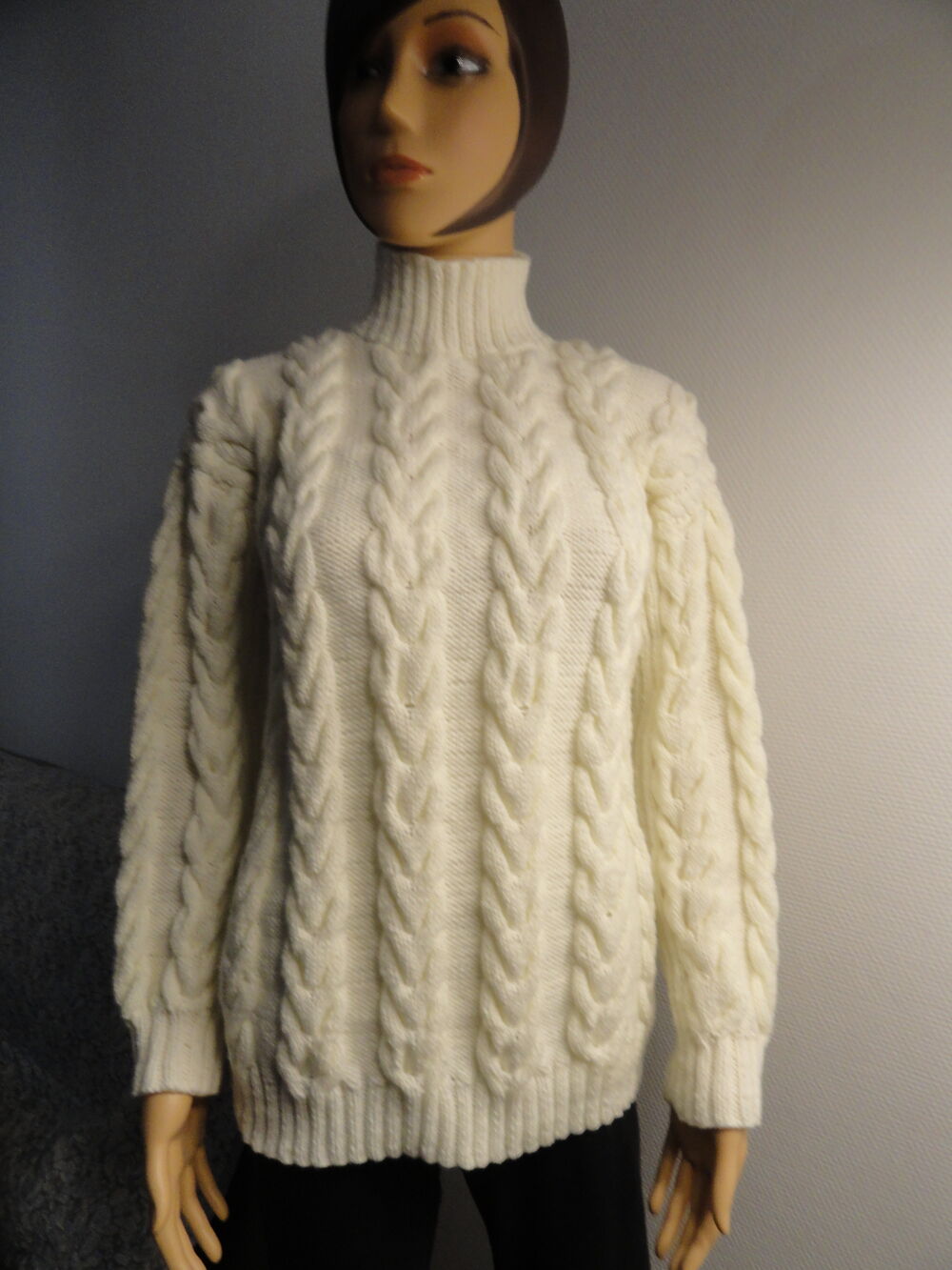 Pull &agrave; torsade / Tricot fait main Vêtements