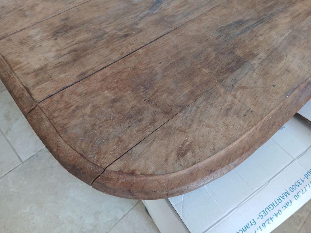 TABLE ANCIENNE EN BOIS MASSIF Meubles