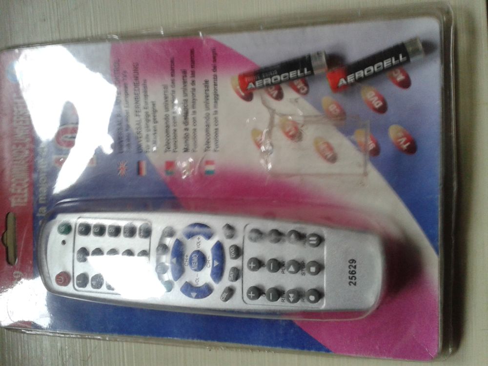 TELECOMMANDE UNIVERSELLE NEUF. Audio et hifi