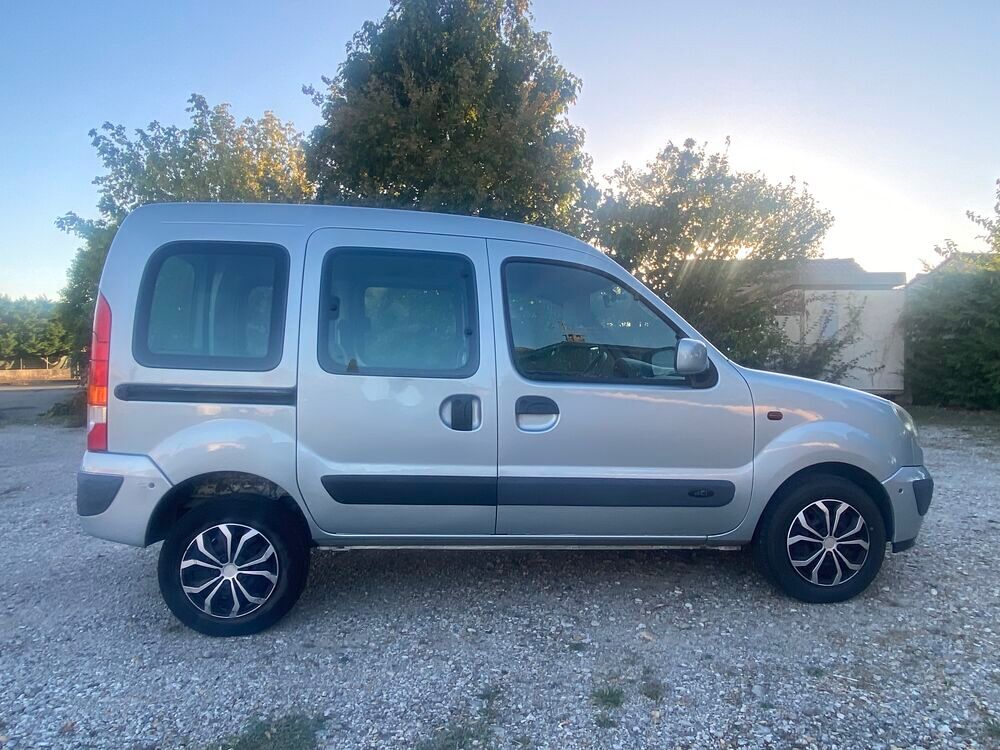 Kangoo 1.5 dCi 65 Privil&egrave;ge 2004 occasion 26000 Valence