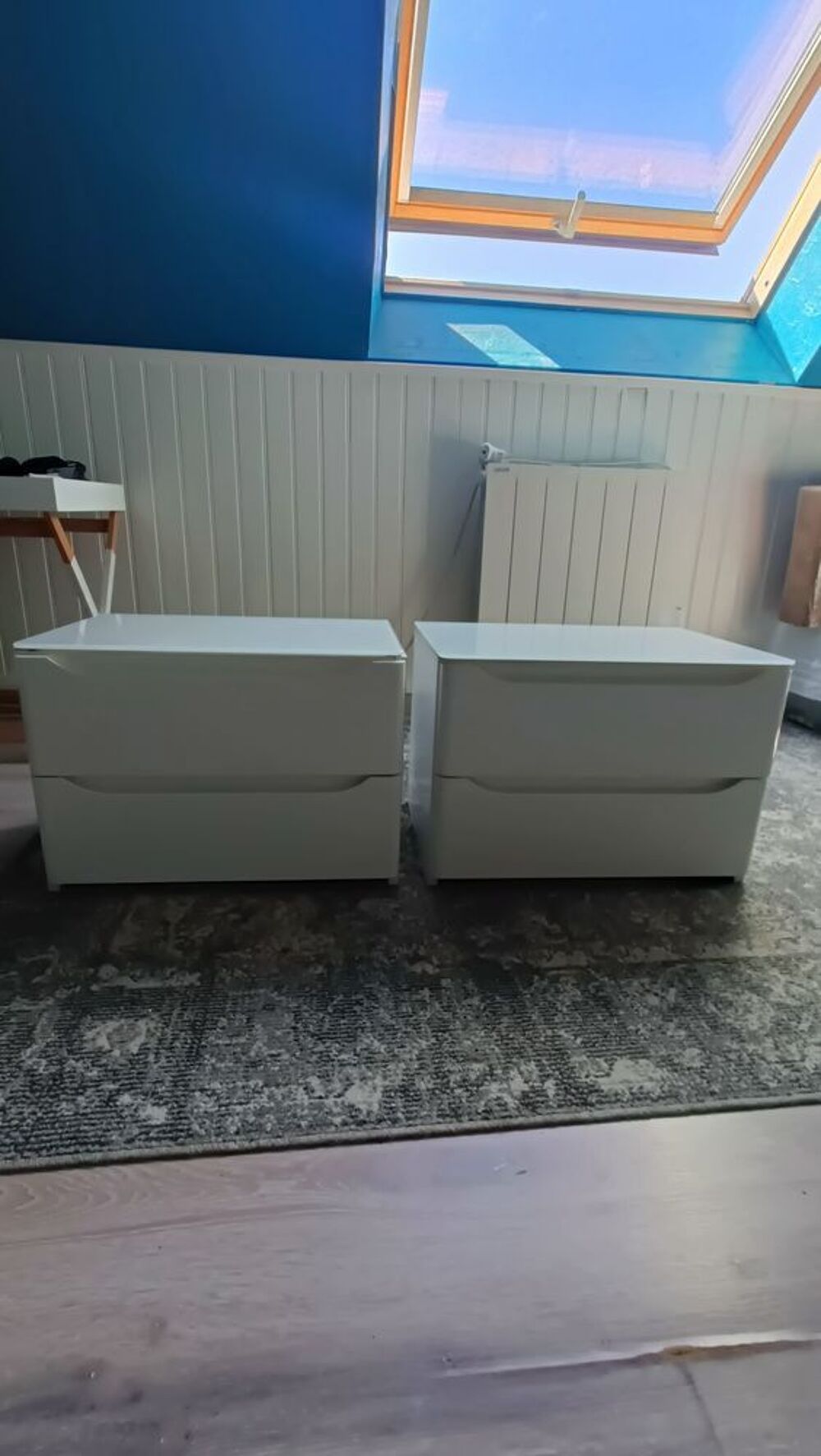 Lit blanc 2 places avec matelas bon &eacute;tat Meubles