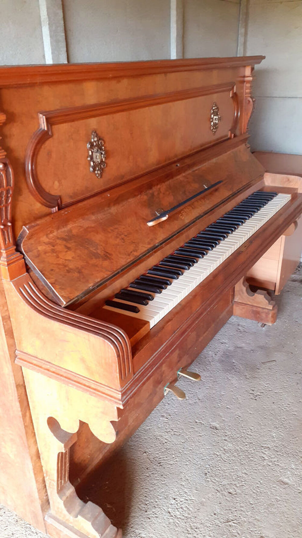 PIANO droit ANCIEN Belle sonorit&eacute; Instruments de musique
