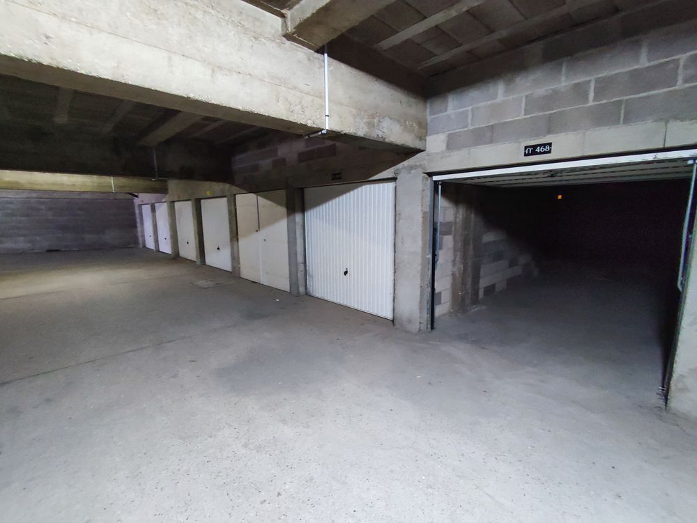 Location Parking/Garage Meaux Garage Box fermé accessible en  camionnette. Meaux