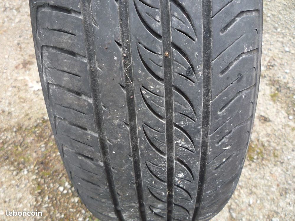 Jante/pneu Toledo (G)
175/70 R 14 84T Bricolage