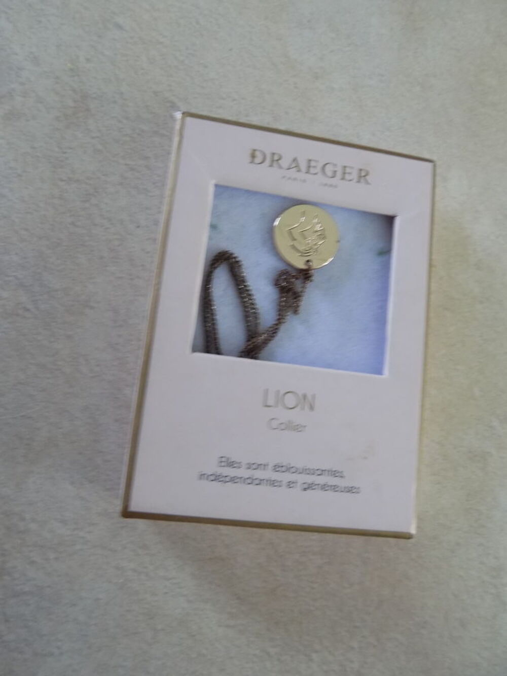 Collier lion Bijoux et montres