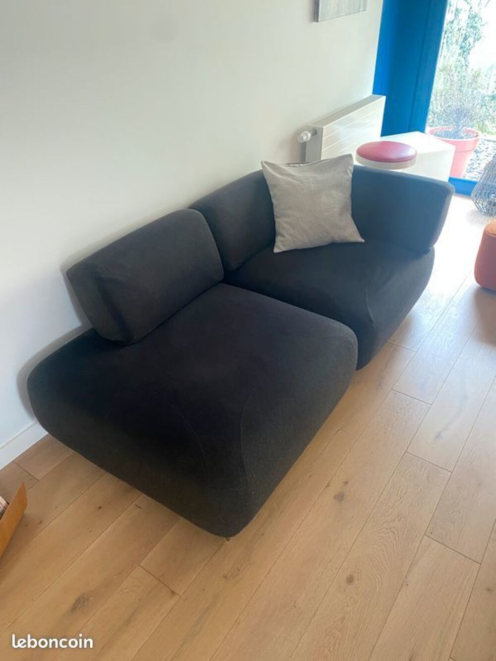 Canap&eacute; gris 3 places, tr&egrave;s bon &eacute;tat, BoConcept, 2 blocs Meubles