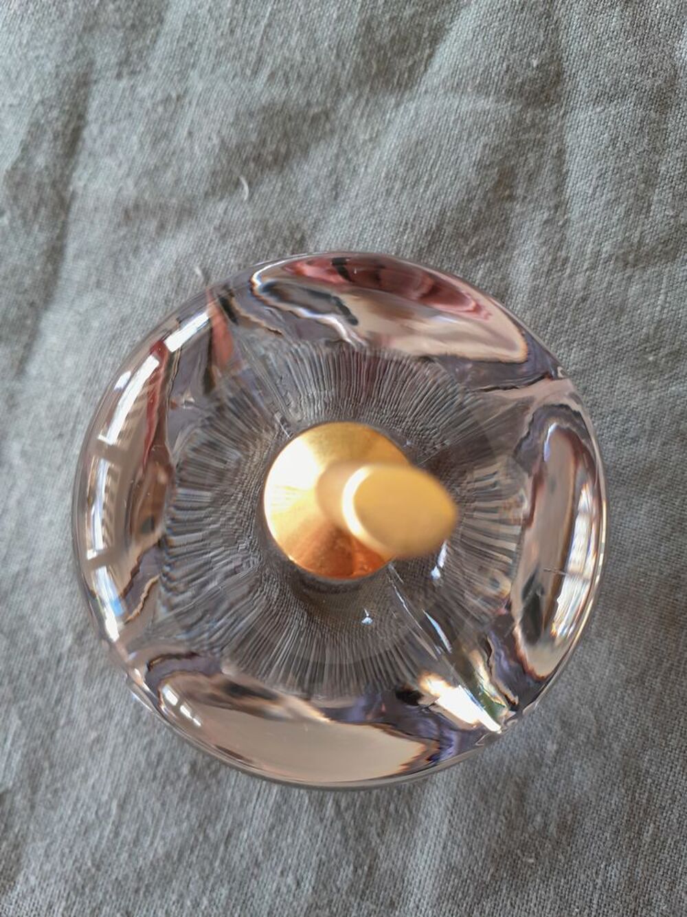Pomme en cristal avec tige plaqu&eacute;e or Décoration
