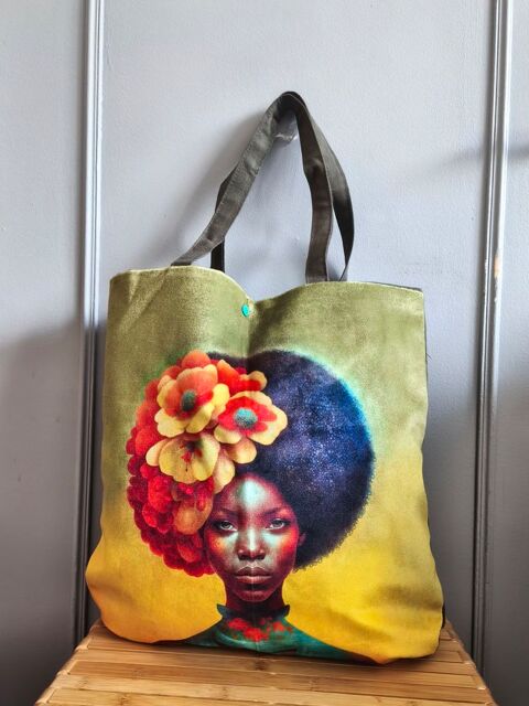 Tote Bag Artistique Vert ? Portrait F�minin avec Fleur Surr� 17 Saint-Chamond (42)