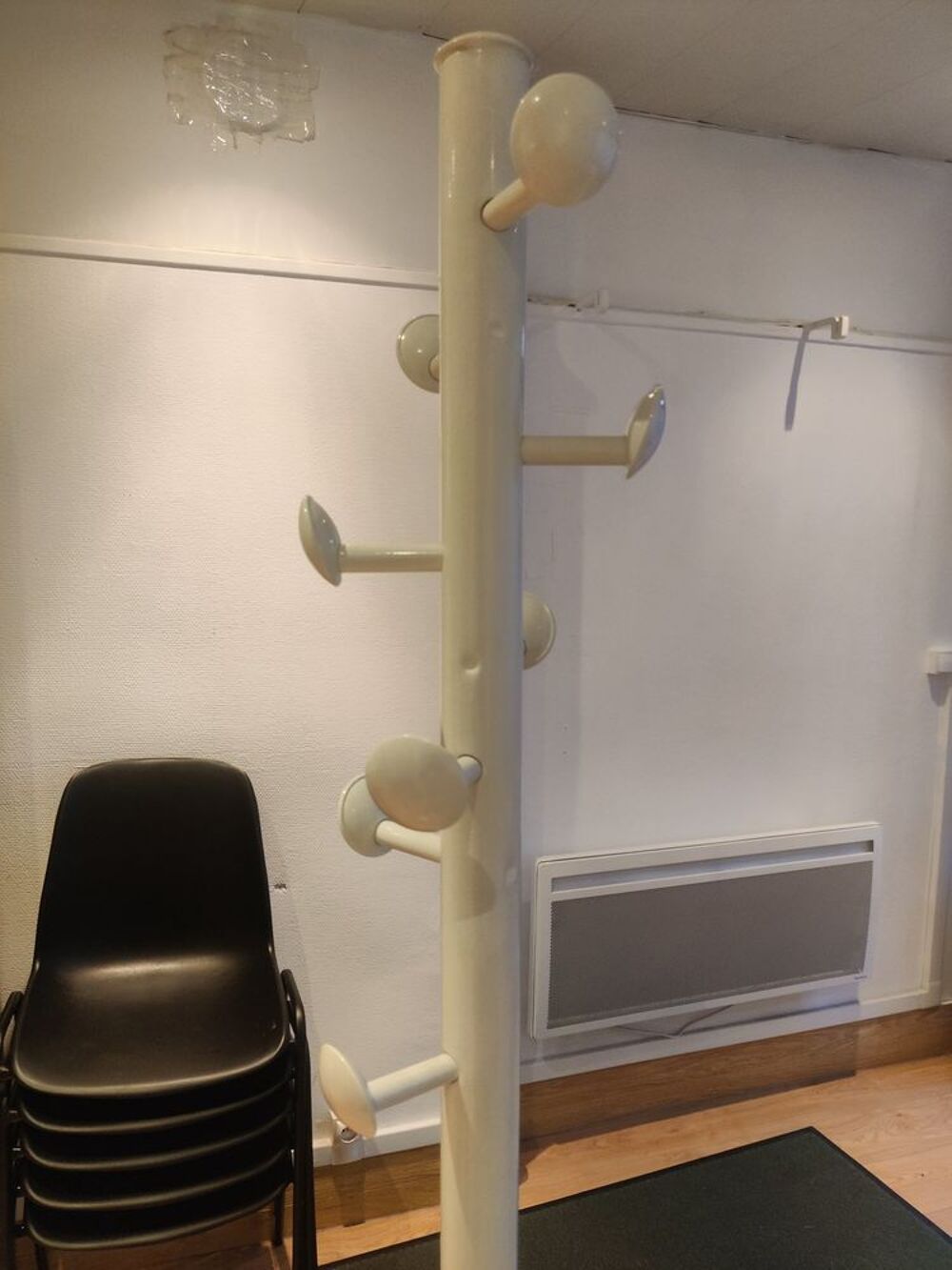 Porte-manteau sur pied perroquet GENEXCO base lest&eacute;e Meubles