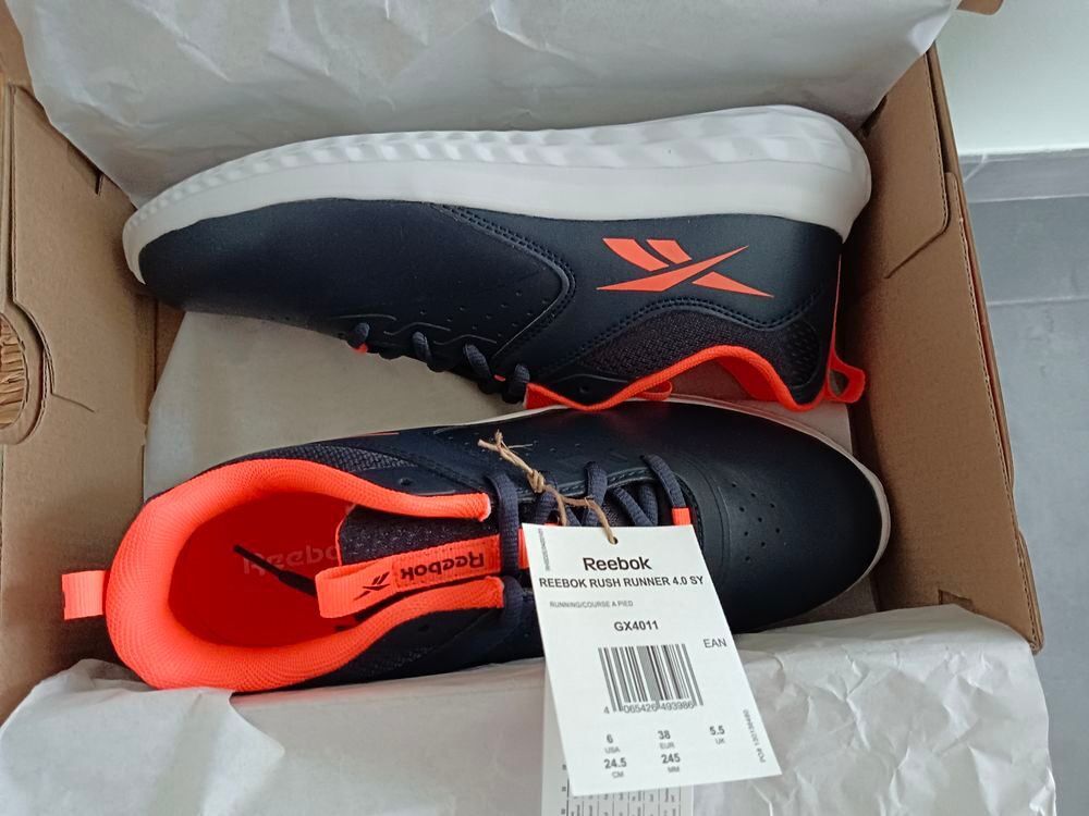 Paire de basket reebok sport neuve Chaussures